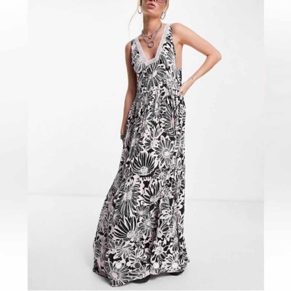 Free People Black/Blush Pink Floral Print
Dress(Size Small)